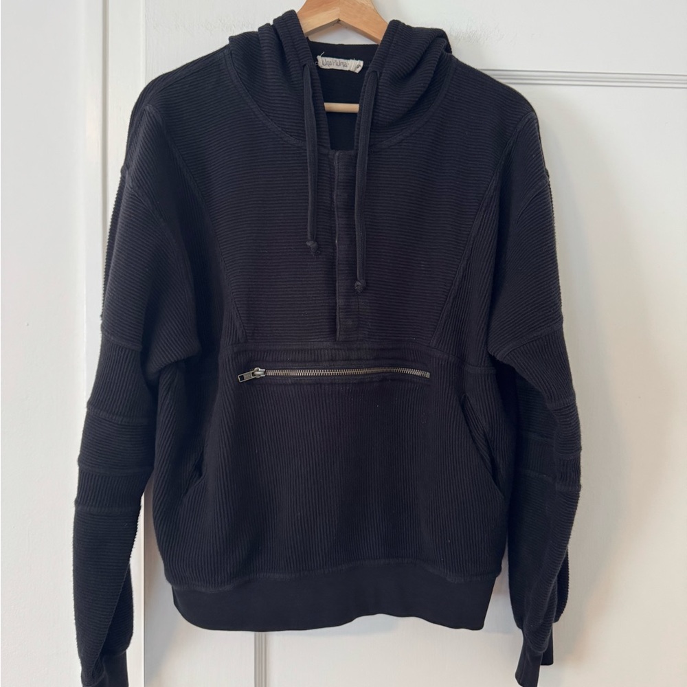 Una Pluma Ribbed Black Hooded Pullover with Front Zipper